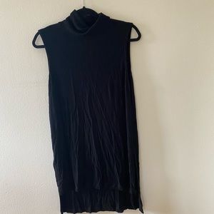 Three Dots sleeveless turtleneck